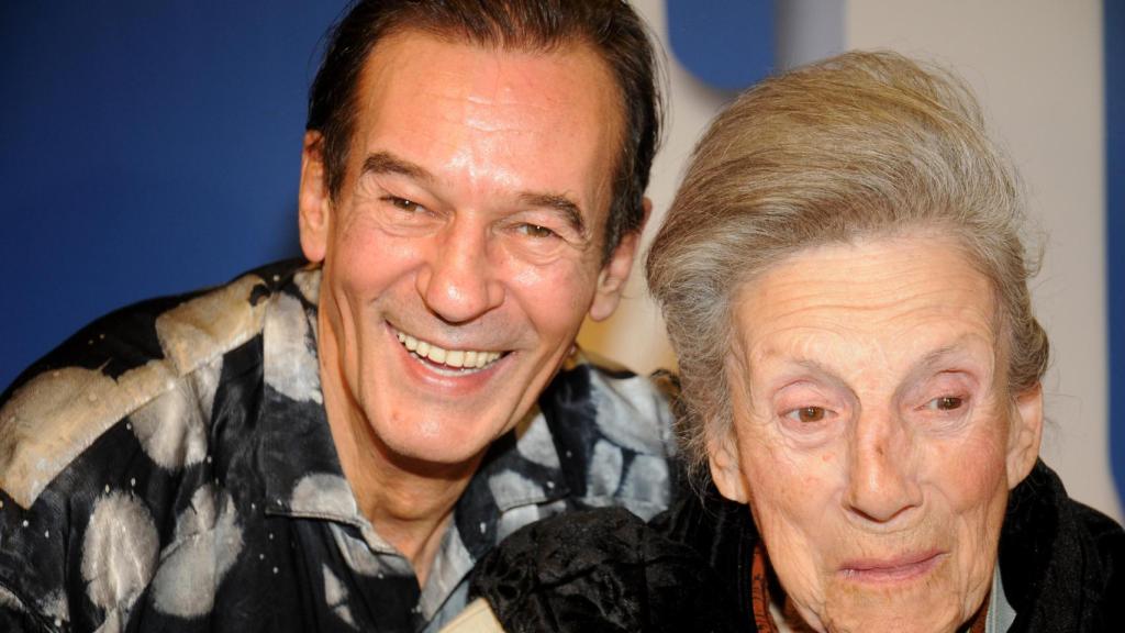 Tony Isbert junto a su madre, María Isbert, en una imagen de archivo.