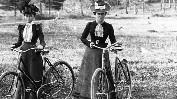 De ser lapidadas por pedalear a convertirse en la 'Máquina de libertad ...