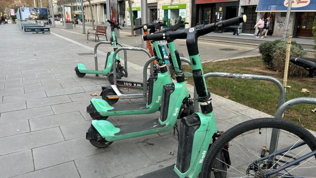 Patinetes eléctricos de alquiler de Zaragoza, en una imagen de archivo.