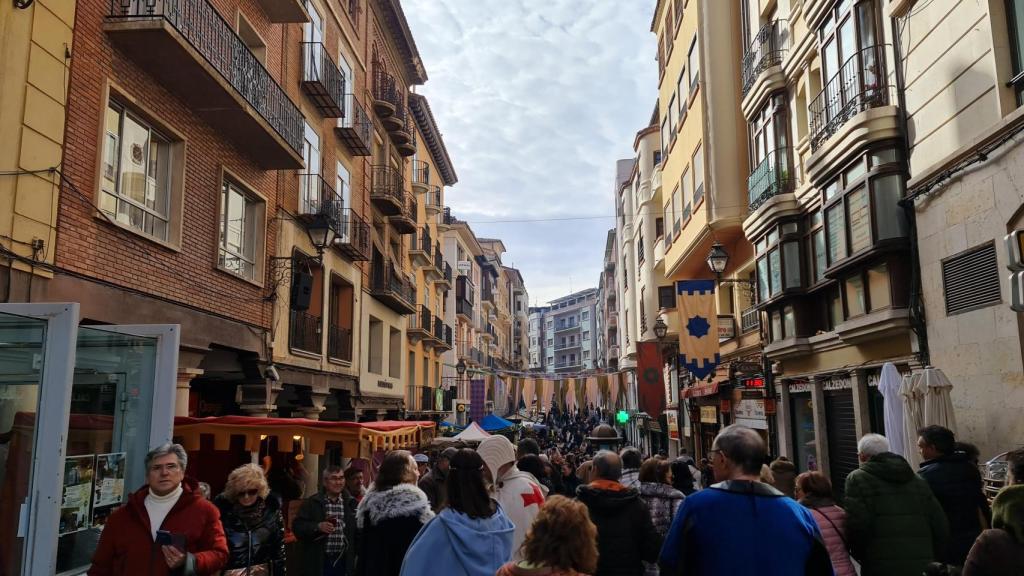 Turistas en Teruel durante la celebración de Las Bodas de Isabel.  Foto de archivo