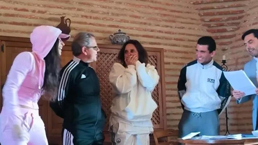 Los actores Óscar de la Fuente y Esther Ortega en su boda junto a Jaime Lorente y Carolina Yuste