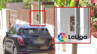 El chalet sede de Talentus y Deportalia con el logo de LaLiga en la puerta