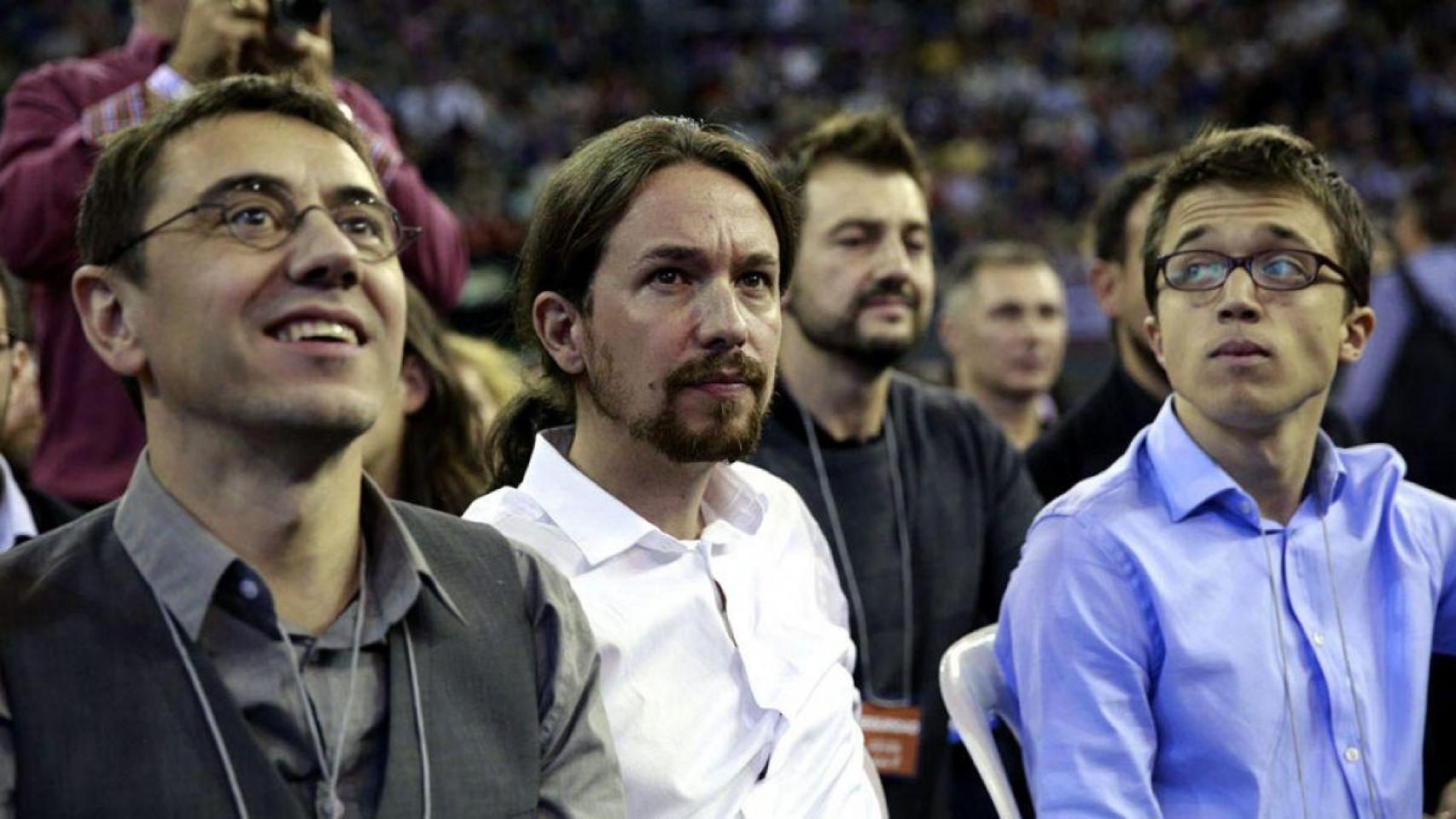Juan Carlos Monedero, Pablo Iglesias e Íñigo Errejón, en el segundo congreso de Podemos, en la plaza de Vistalegre.