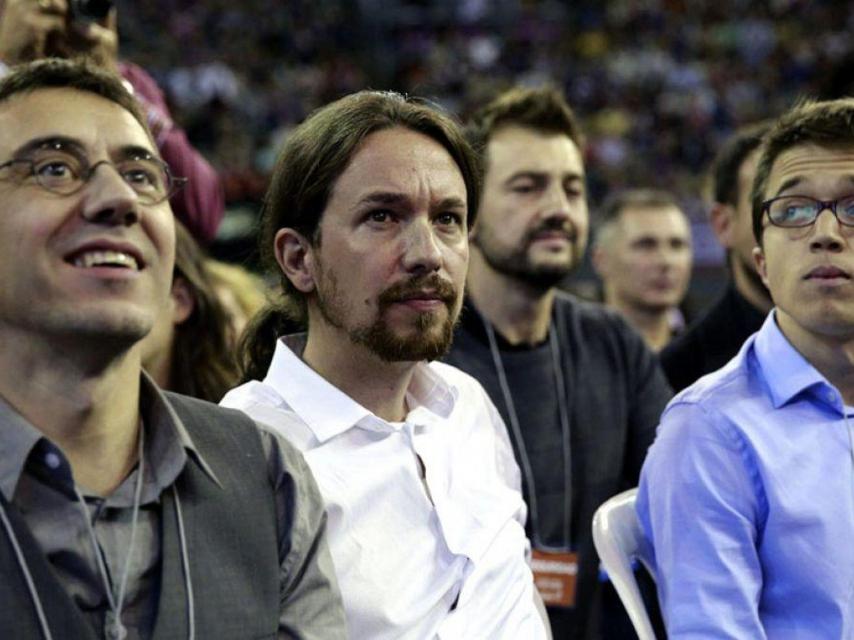 Juan Carlos Monedero, Pablo Iglesias e Íñigo Errejón, en el segundo congreso de Podemos, en la plaza de Vistalegre.