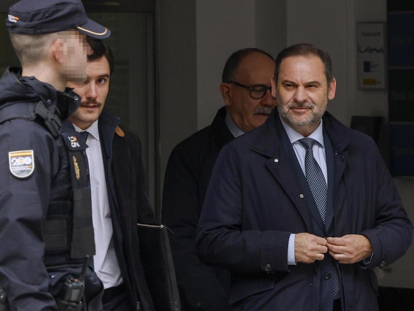 José Luis Ábalos, ayer a su salida del Tribunal Supremo, donde declaró como investigado.