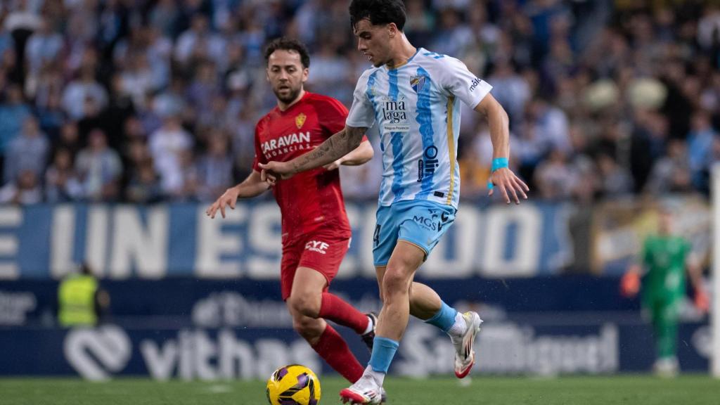 Julen Lobete durante un partido con el Málaga CF en La Rosaleda