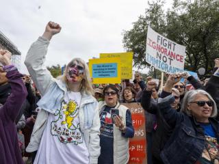 Manifestación contra las políticas migratorias de Trump en Austin (EEUU).
