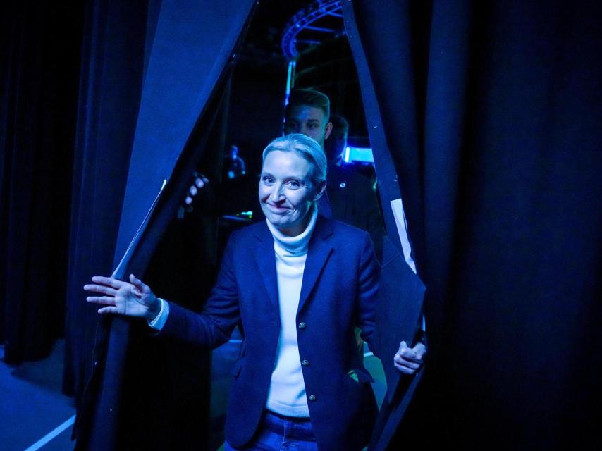 Alice Weidel, el pasado domingo, a su salida del plató del programa de televisión 'Quadrell'.