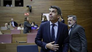 Mazón en el pleno de Les Corts de este jueves en el que se votaba la petición de dimisión. José Cuéllar