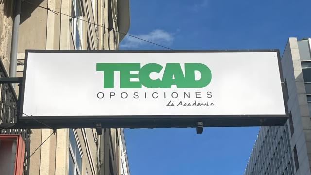 Cartel de la academia de oposiciones Tecad