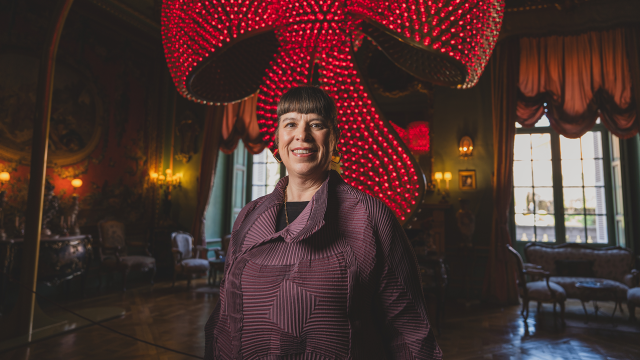 Joana Vasconcelos en el Palacio de Liria con Dior.