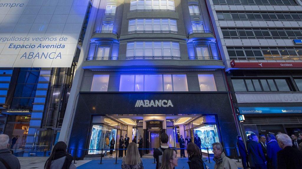 Fachada del edificio ABANCA Espacio Avenida en A Coruña