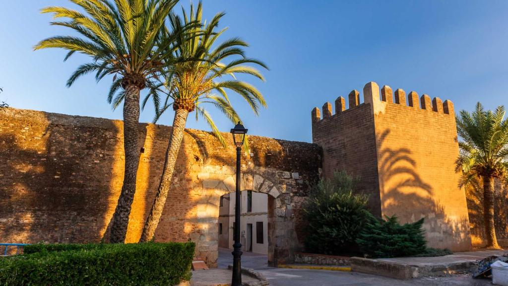 Vista de la muralla de Mascarell. Turisme CV