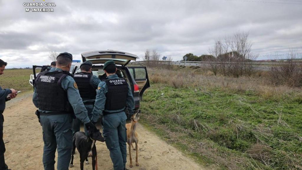 Detención de los furtivos por parte de la Guardia Civil