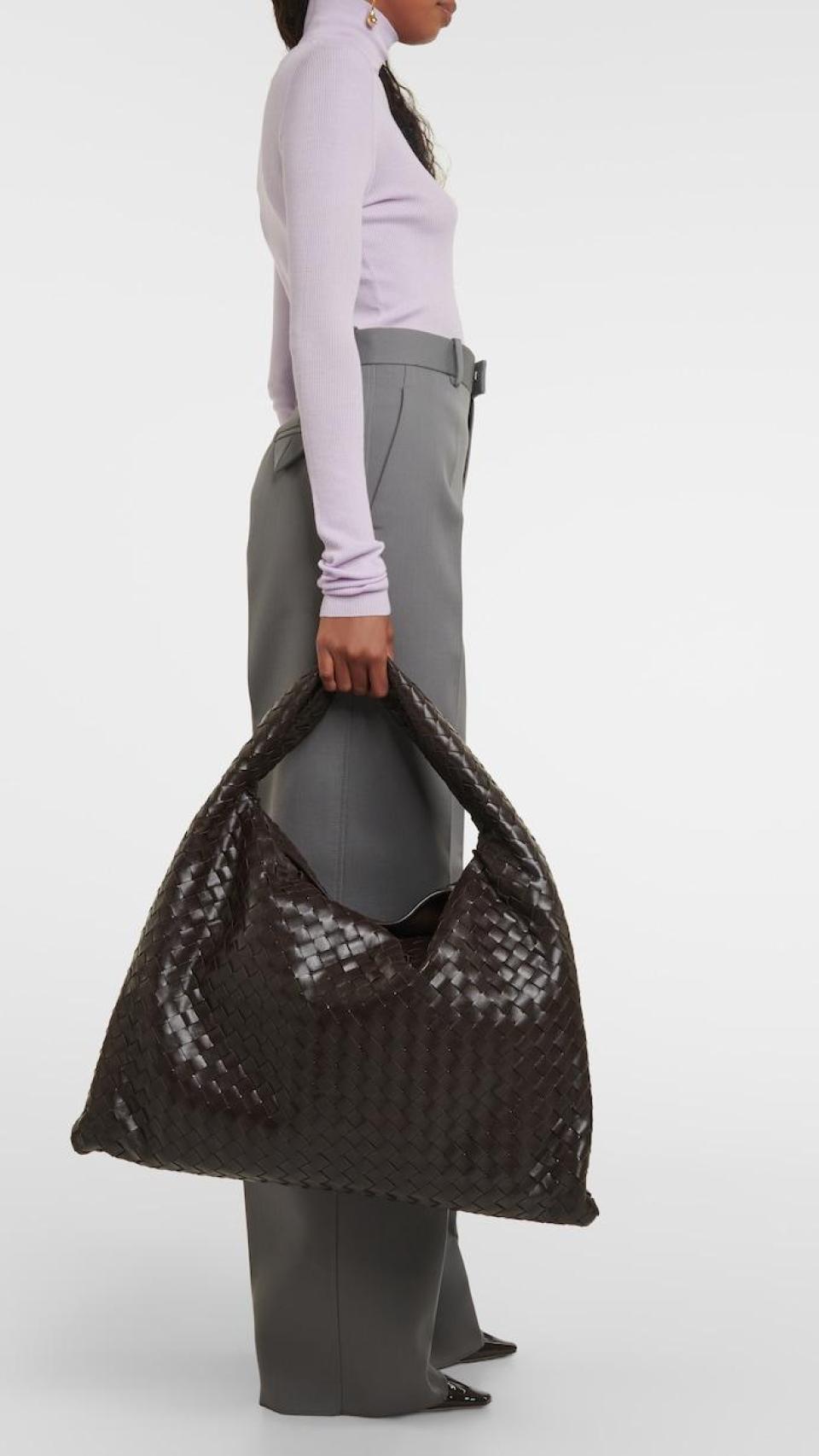 Bolso Hop Large de Bottega Veneta.