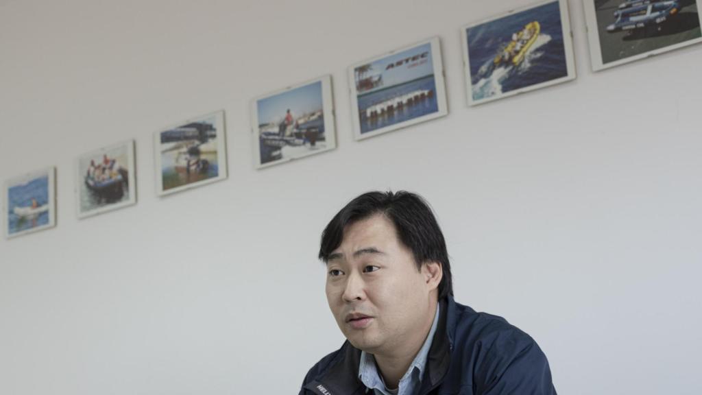 Cho estudió Ingeniería Industrial en la Universidad de Vigo y luego hizo un MBA en el IE. Llegó a Astec Boats después de haber vivido en varias ciudades y haber trabajado para diferentes empresas.