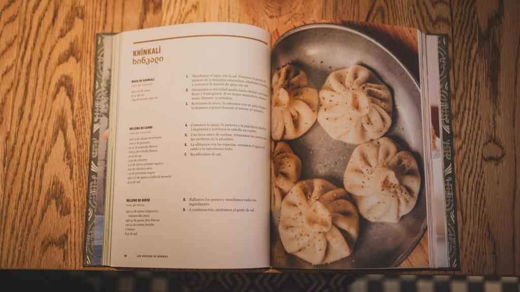 Receta de khinkalis del libro de Nunuka.