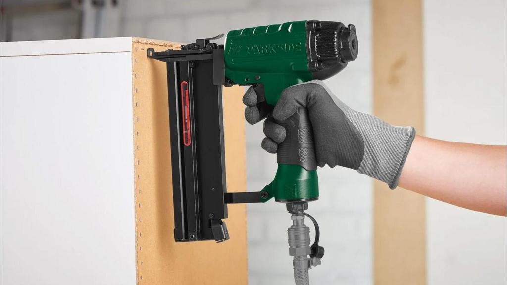 Grapadora-clavadora de Lidl.