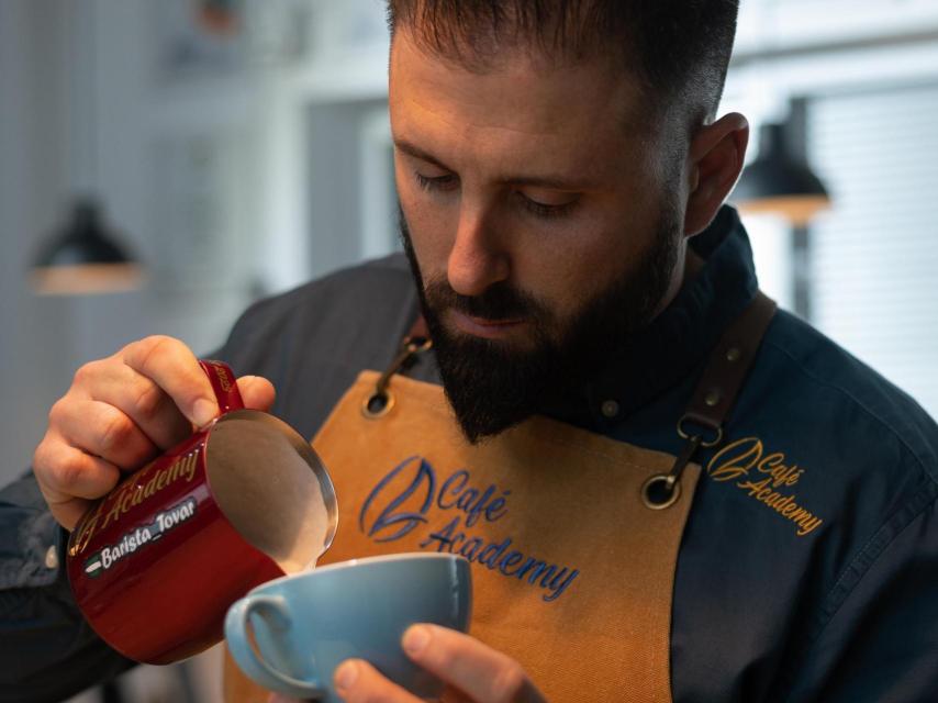 Francisco Tovar, barista de Kima Coffee.
