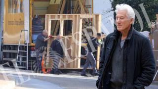 Richard Gere ha finalizado la mudanza de sus enseres de su casa de Conneticut a su actual residencia en Madrid.