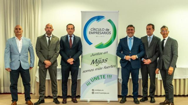 Foto familia del evento organizado por el Círculo de Empresarios de Mijas.