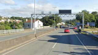 Cortes en el tráfico en el ramal que conecta la AG-56 y la SC-20, sentido Santiago.