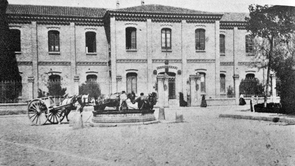 El exterior del edificio, cuando era el convento de Santo Domingo.