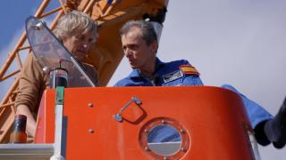 Pedro Duque alecciona a Jesús Calleja antes de volar al espacio a bordo del New Shepard de Blue Origin.