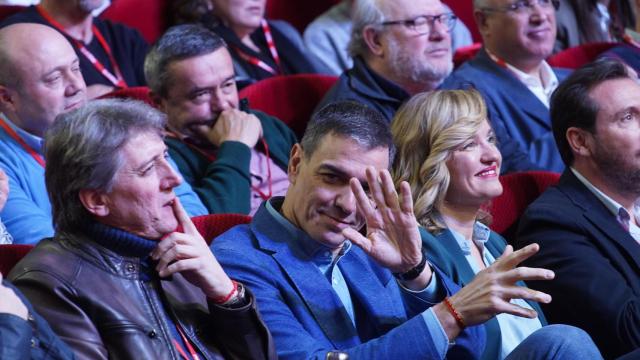 El secretario general del PSCyL, Carlos Martínez, y el secretario general y presidente del Gobierno, Pedro Sánchez en el XV Congreso Autonómico del PSOE de Castilla y León