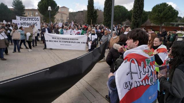 Manifestación de Oncobierzo frente a las Cortes de Castilla y León, este sábado