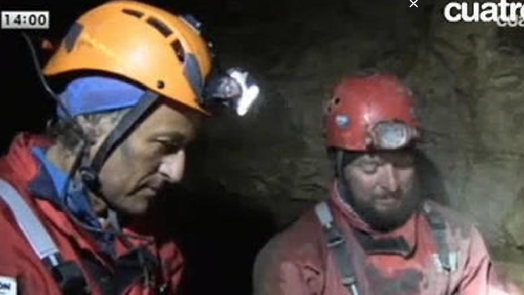 Calleja estuvo a punto de morir enterrado en la sima Krúbera-Voronya, la más profunda del mundo.