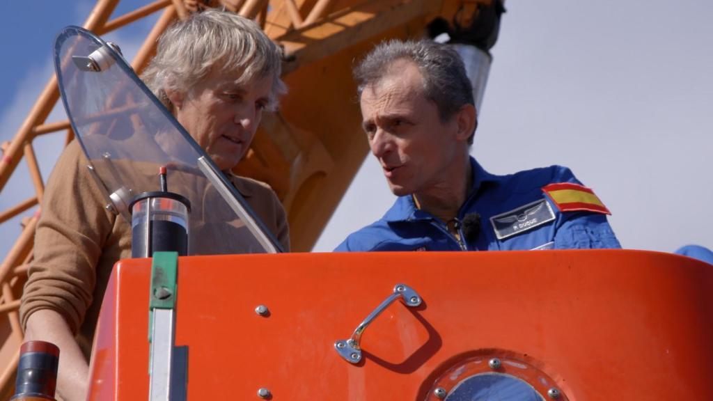 Pedro Duque alecciona a Jesús Calleja antes de volar al espacio a bordo del New Shepard de Blue Origin.