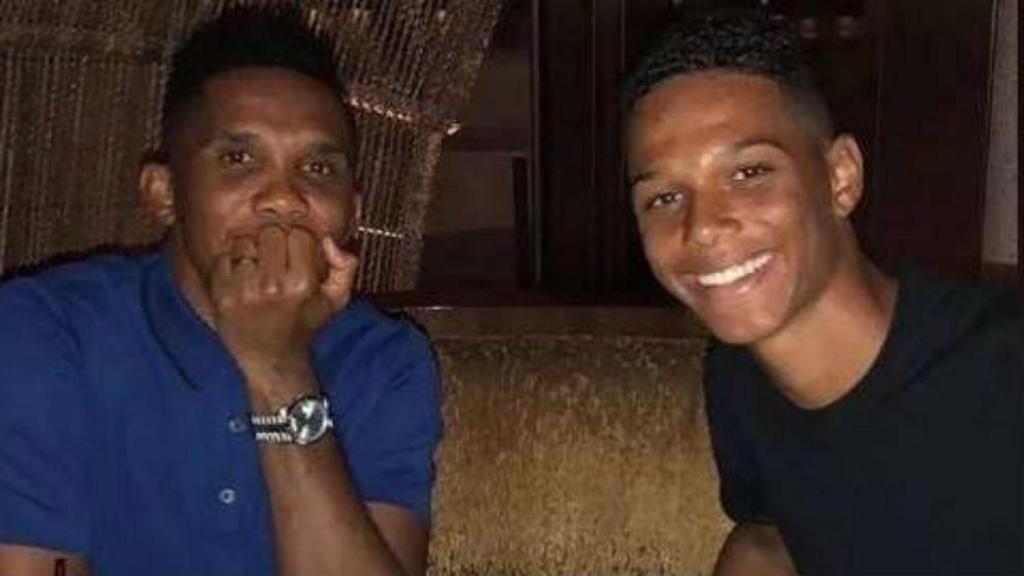 Samuel Eto'o y su hijo Ettiene.