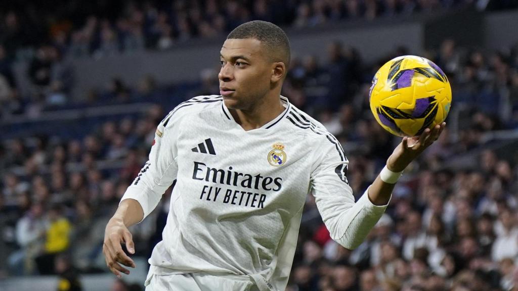 Mbappé, con el balón.