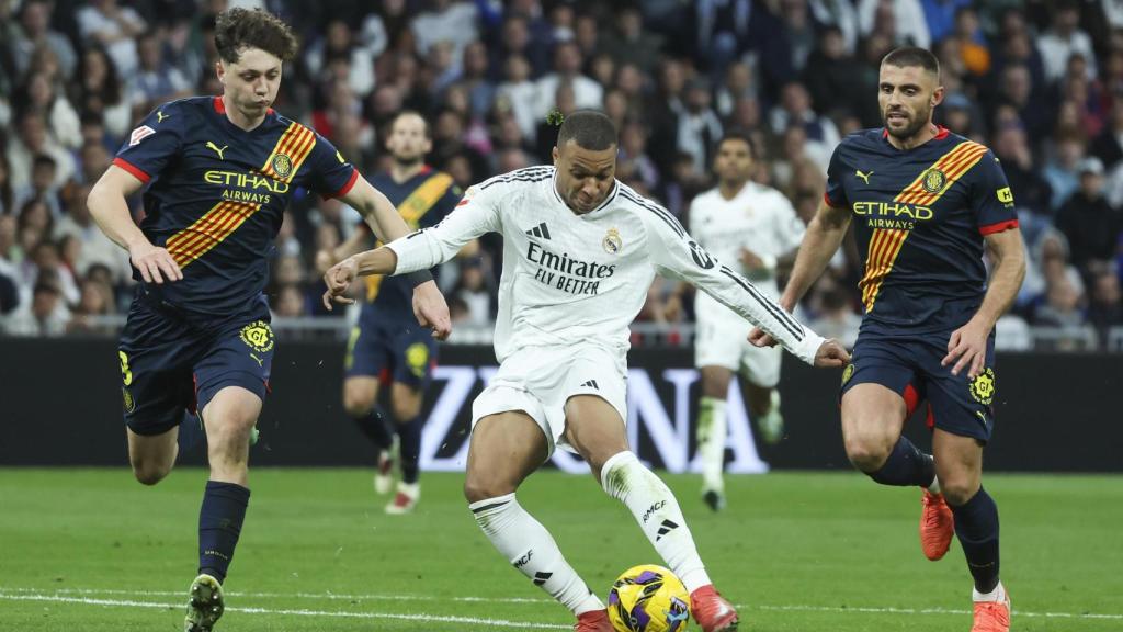 Ocasión de Mbappé contra el Girona