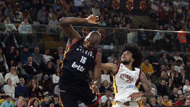 La Selección de España de baloncesto derrota a la Selección belga en León