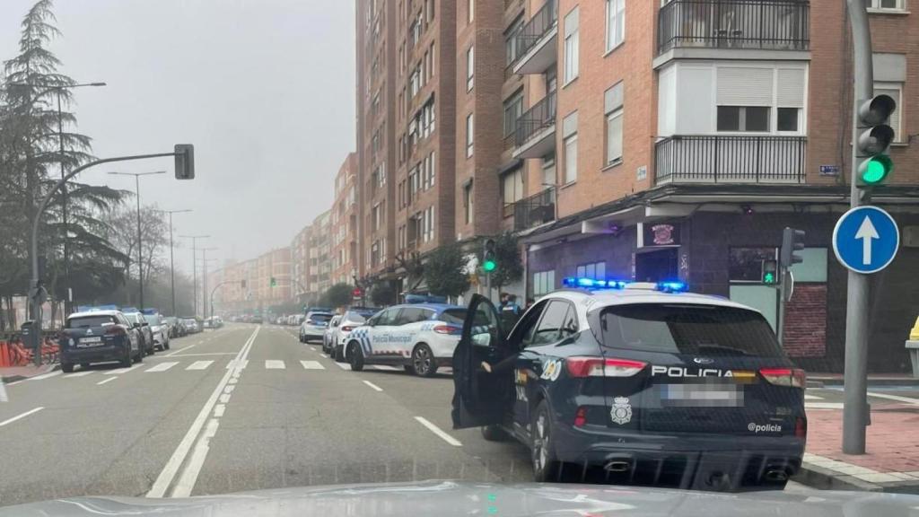 La Policía Local y Nacional en el lugar del suceso