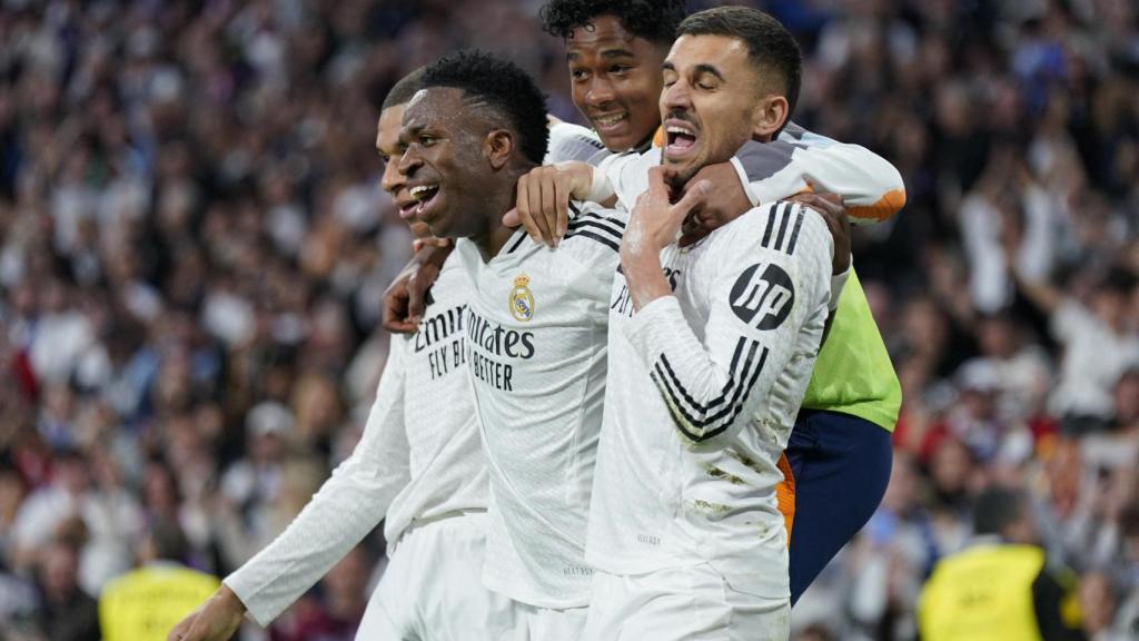El Real Madrid celebra su victoria ante el Girona
