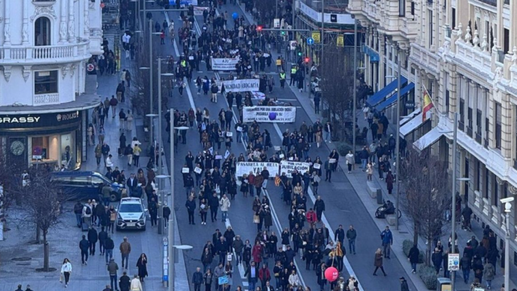 Abogados y procuradores se manifiestan en Madrid