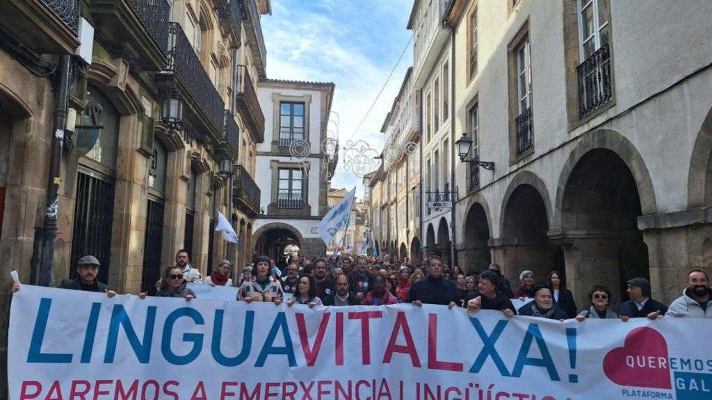 Gran manifestación en Santiago ante la emergencia lingüística extrema con 600 colectivos