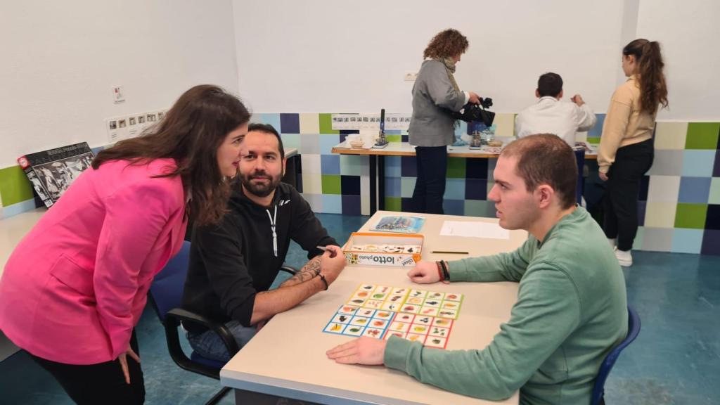 La concejala de Bienestar Social, Miryam Rodríguez, visita el proyecto 'inclusiOn'