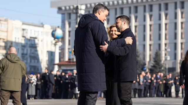 Pedro Sánchez con el presidente ucraniano Volodímir Zelenski en Kiev.