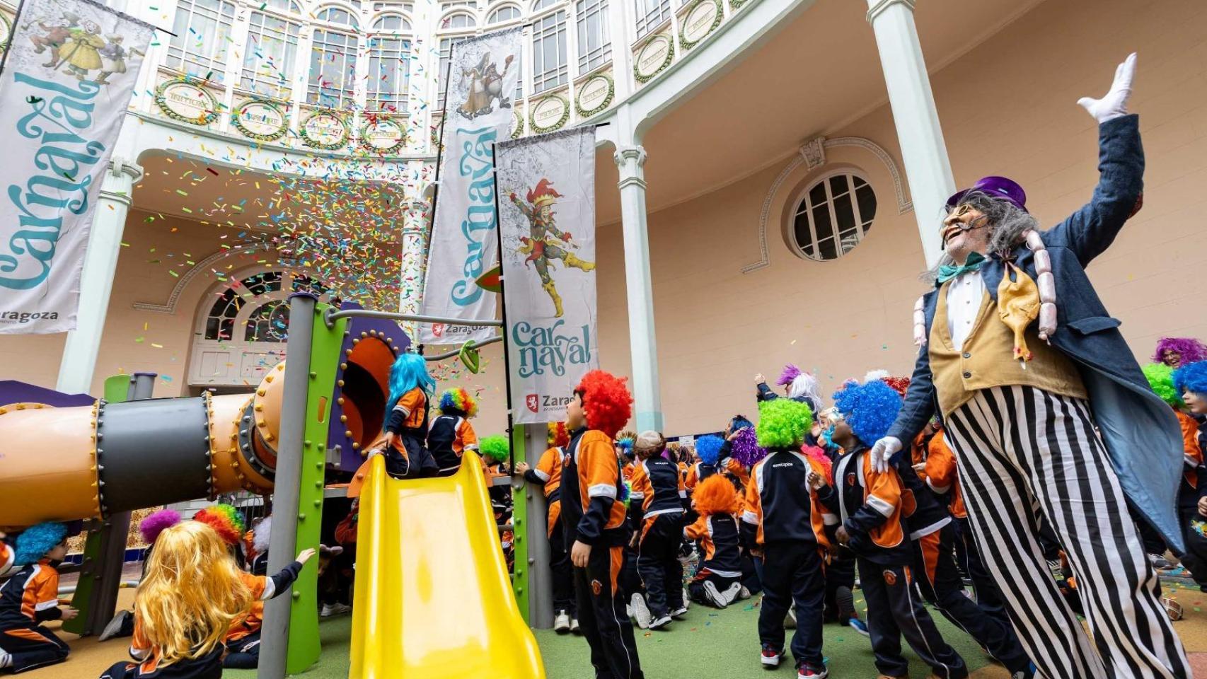 El Conde Salchichón anima a los más pequeños a disfrazarse y a disfrutar del Carnaval.