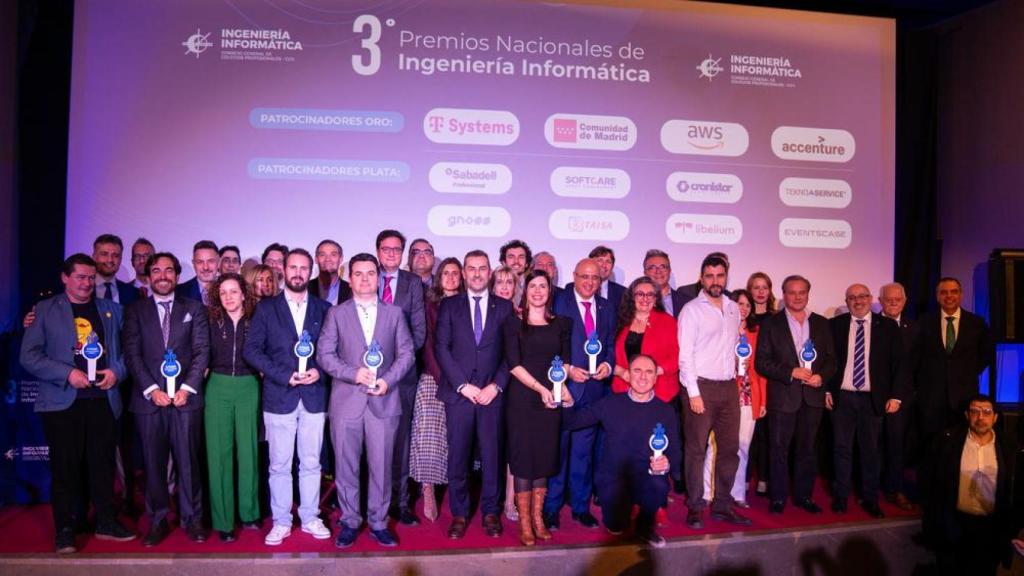 Foto de familia de los premios.