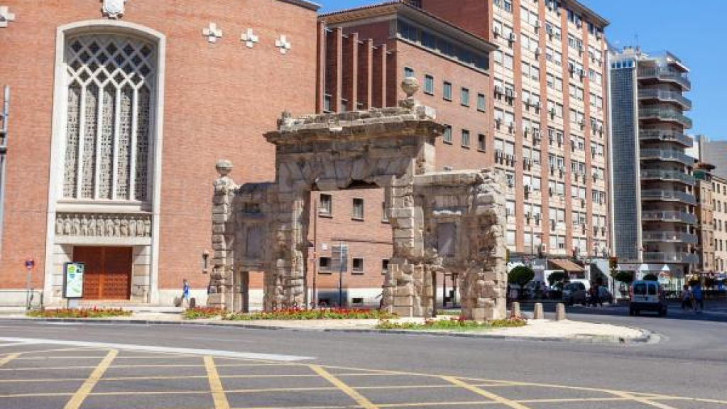 Paseo María Agustín de Zaragoza.