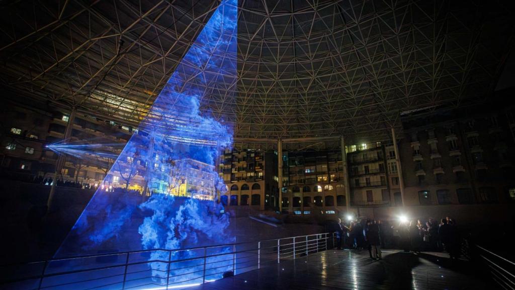 El Teatro Romano de Zaragoza, iluminada por la obra del festival.