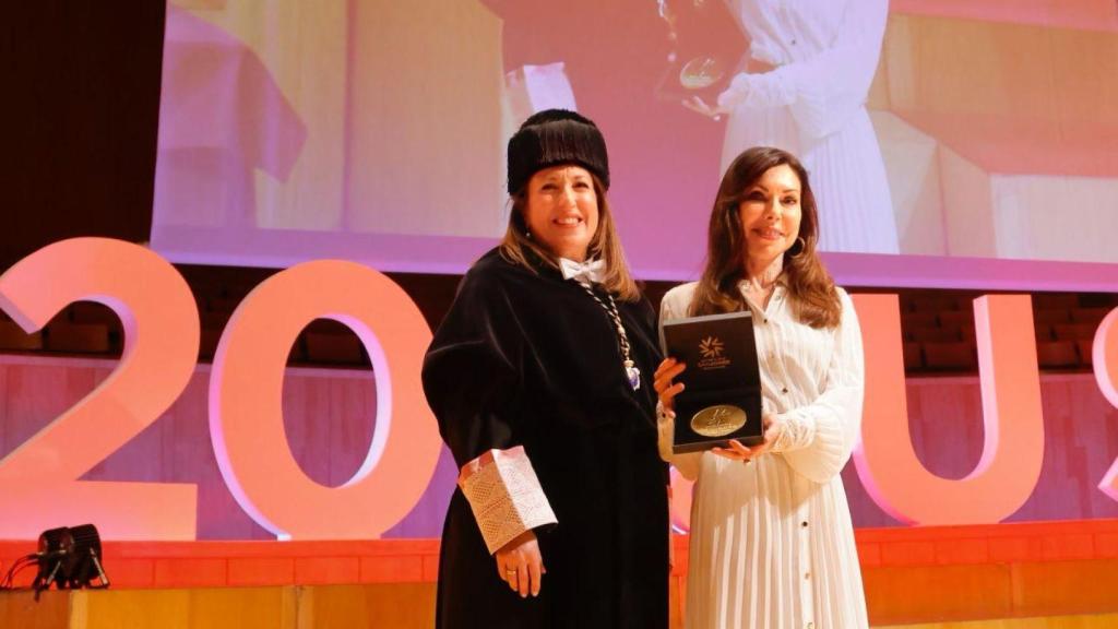 Entrega de la Medalla de Oro a las Cortes de Aragón