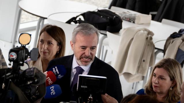 El presidente de Aragón, Jorge Azcón, en su visita a la Universidad San Jorge