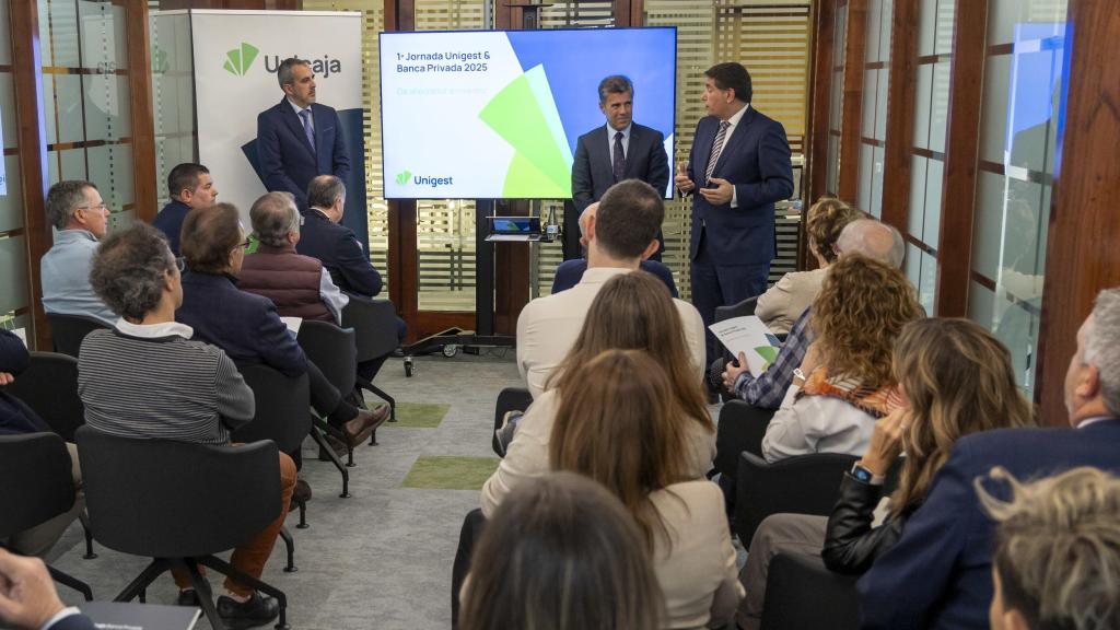 Imagen de uno de los encuentros de Unicaja con clientes de banca privada