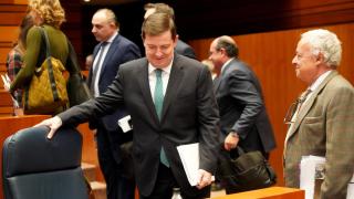 El presidente de la Junta, Alfonso Fernández Mañueco, durante un pleno de las Cortes de Castilla y León